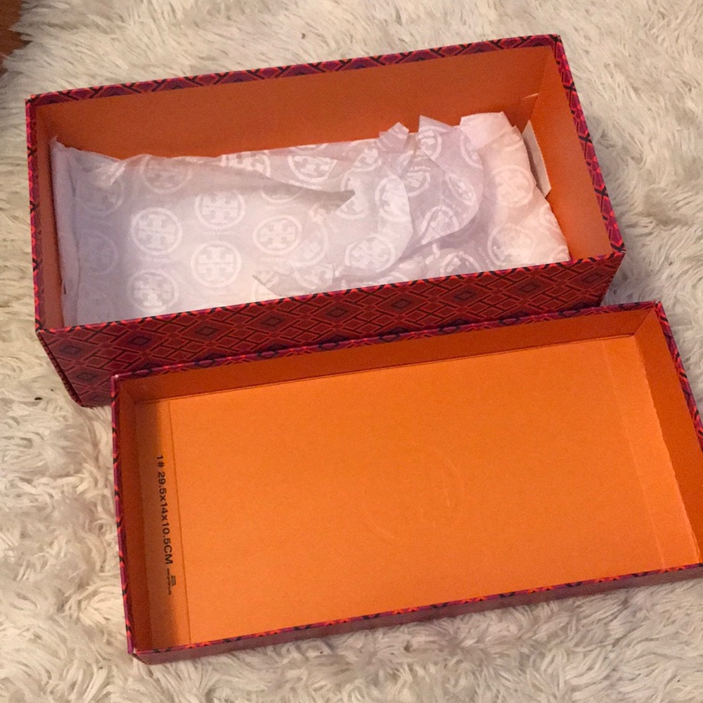 Tory Burch box - Picture 3 of 3